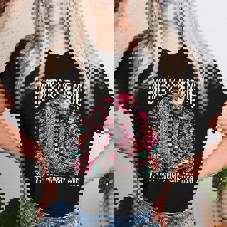 ブーツ Its Bling Cowgirl Thing Countryintage Western レディースTシャツ 彼女への贈り物