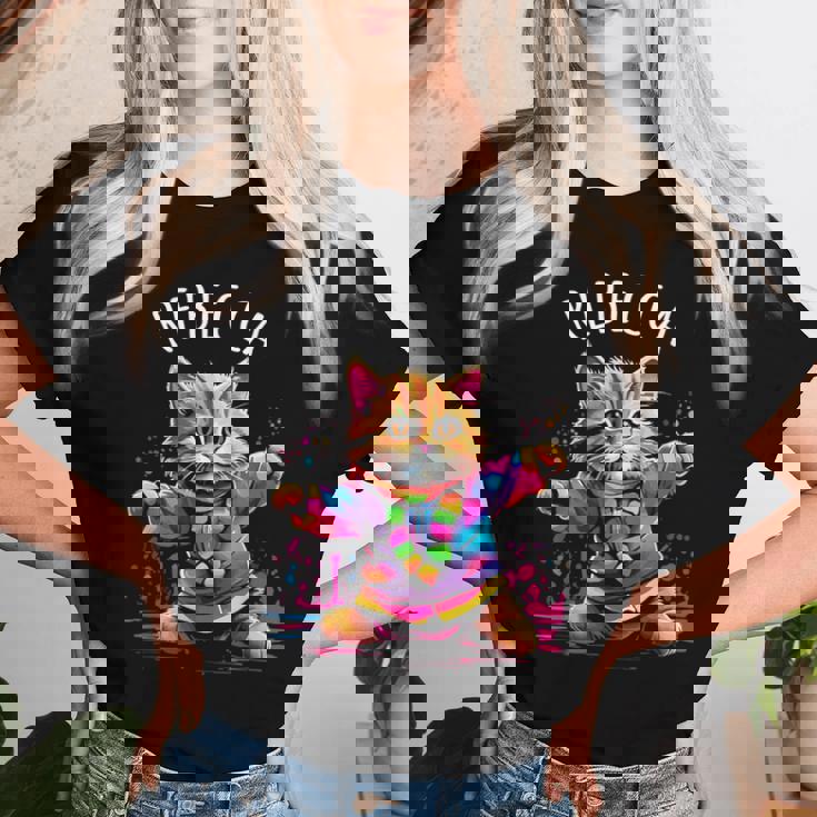 レベッカ 踊る子猫デザイン 女の子 名前 レベッカ レディースTシャツ 彼女への贈り物