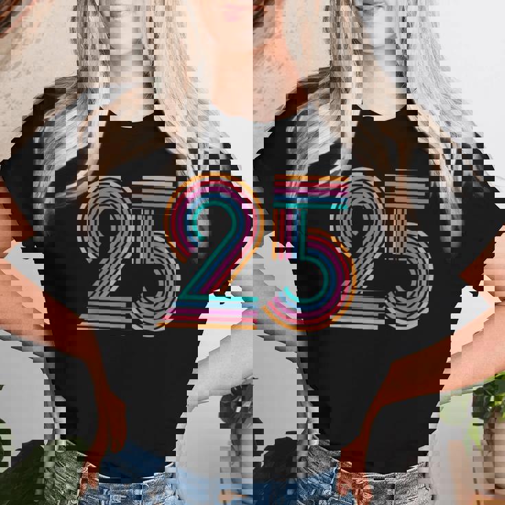 数字 25 25周年 男性 女性 25歳の誕生日 レディースTシャツ 彼女への贈り物