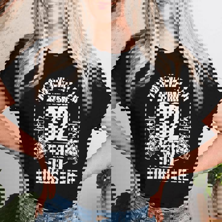 男性、女性、32歳の誕生日への32歳の誕生日プレゼント レディースTシャツ 彼女への贈り物