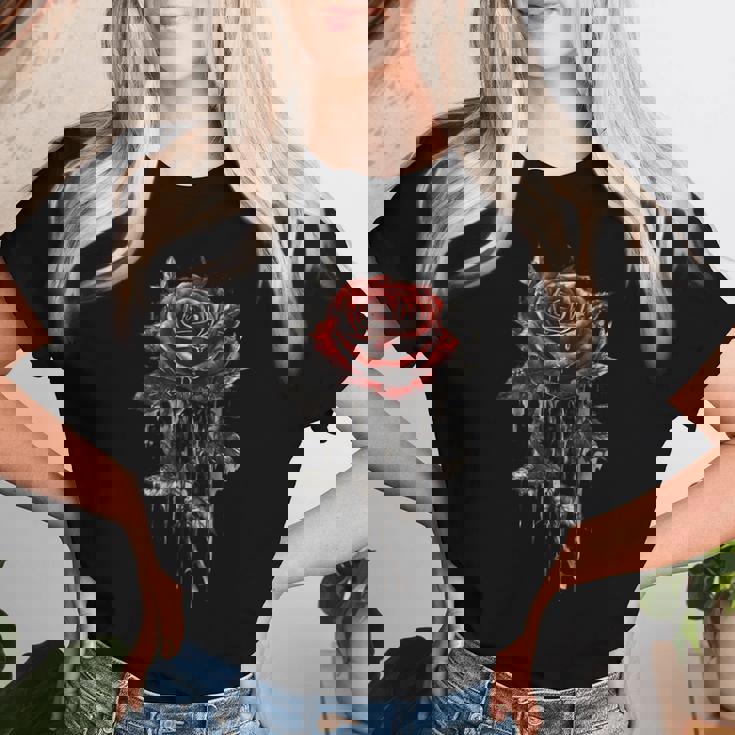 赤薔薇 花 ボタニスト ガーデン ガーデニング 花 バラ レディースTシャツ 彼女への贈り物