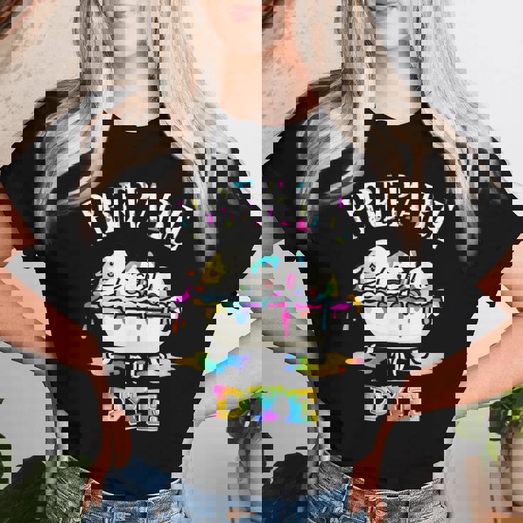 面白いイースターしゃれ。染める準備をする卵狩り。男性、女性、子供用。 レディースTシャツ 彼女への贈り物