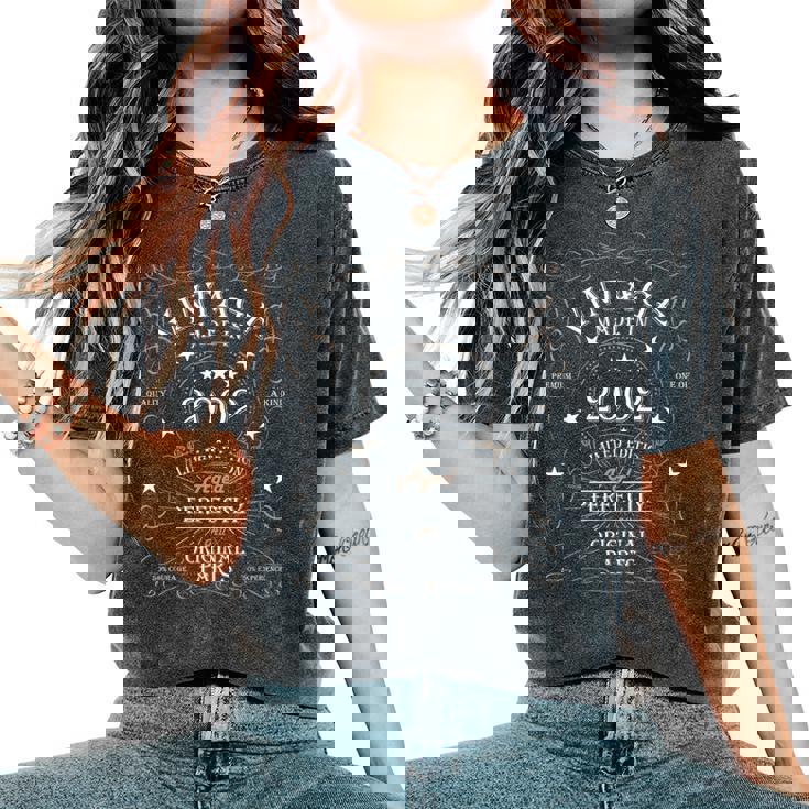 24 歳の誕生日レトロ限定版男性女性ヴィンテージ 2002 レディースオーバーサイズコンフォートTシャツ