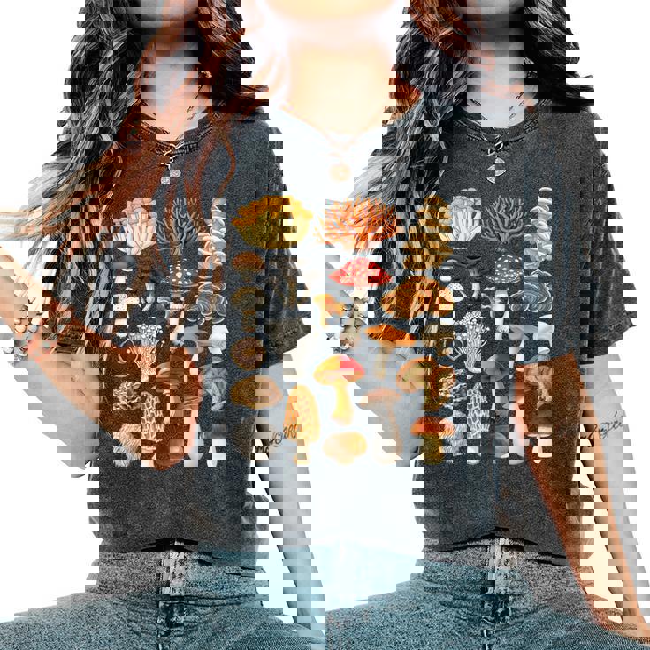 キノコの種類 自然 コテージコア ファン 男の子 女の子 キッズ レディースオーバーサイズコンフォートTシャツ