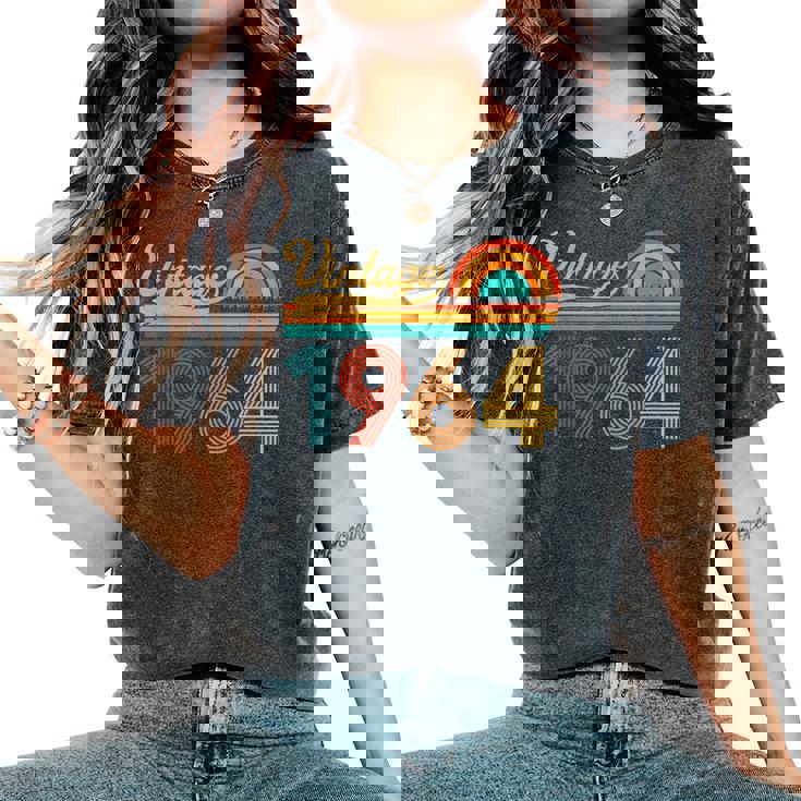 62歳の誕生日プレゼント 62歳 男性 女性 レトロ ヴィンテージ 1964 レディースオーバーサイズコンフォートTシャツ 62歳の誕生日プレゼント 62歳 男性 女性 レトロ ヴィンテージ 1964 レディースオーバーサイズコンフォートTシャツ