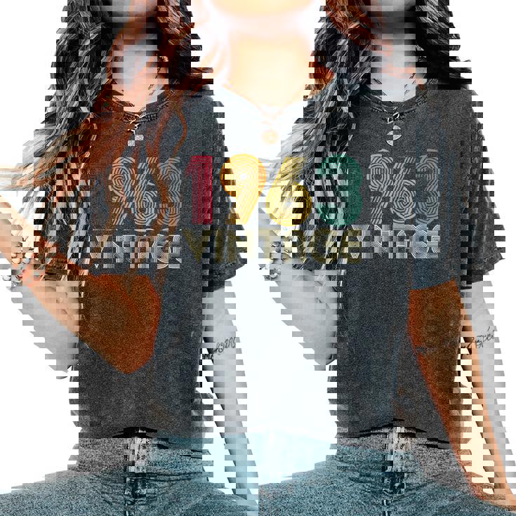 63歳の誕生日プレゼント 63歳 男性 女性 レトロ ヴィンテージ 1963 レディースオーバーサイズコンフォートTシャツ