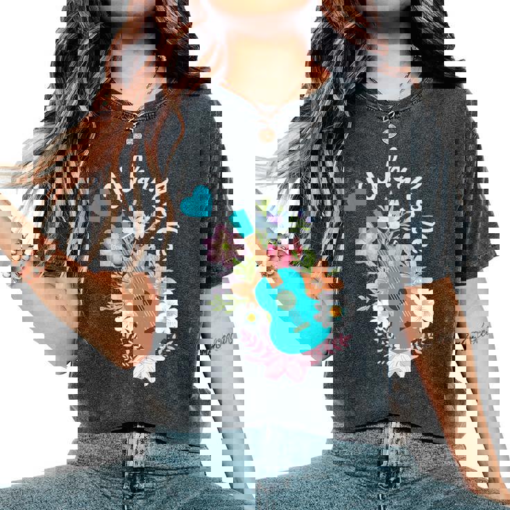 ウクレレギフト 70年代の花のウクレレ奏者 レディースオーバーサイズコンフォートTシャツ