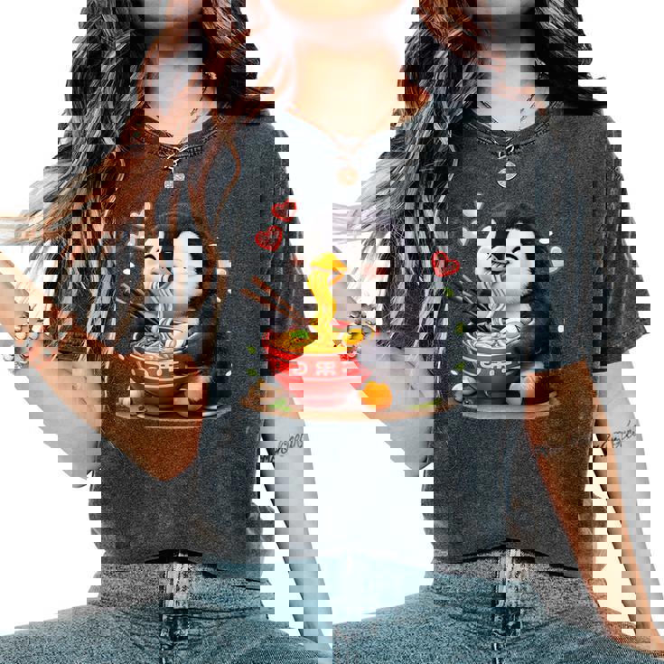 ペンギン食べる ラーメン 麺 ペンギン 男の子 女の子 キッズ 大人 レディースオーバーサイズコンフォートTシャツ