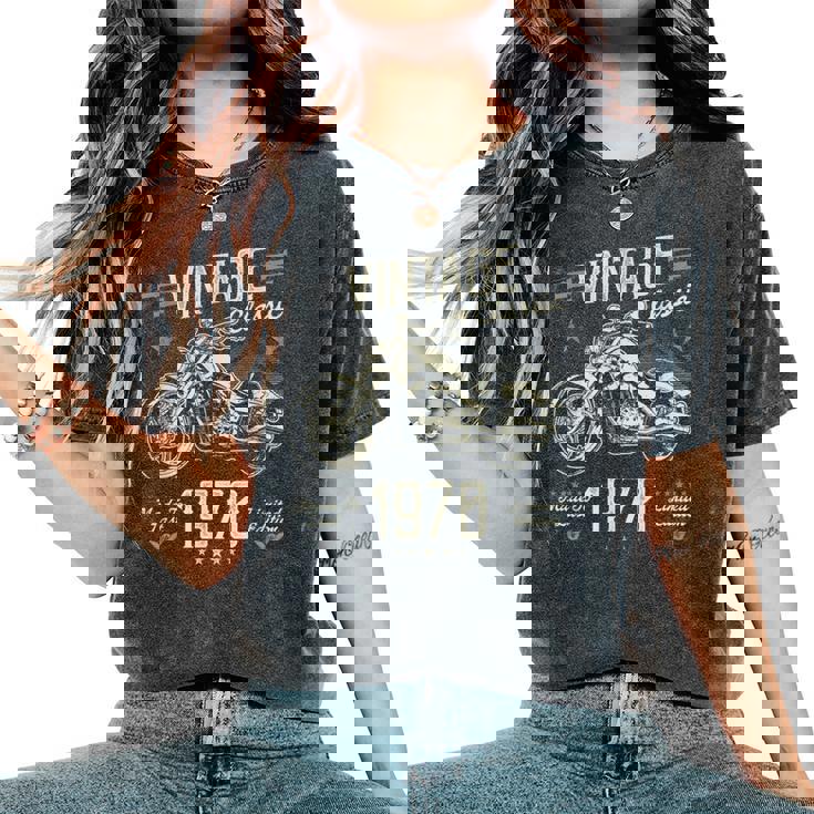 ヴィンテージ 1970 55 歳の誕生日プレゼント 男性 女性 55 歳 レディースオーバーサイズコンフォートTシャツ