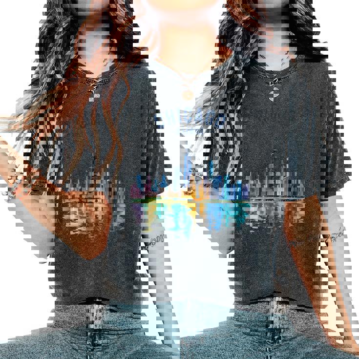 Chicago Illinois Skyline Vintage Watercolor Scenic Travel Women's Oversized Comfort Colors T-Shirt