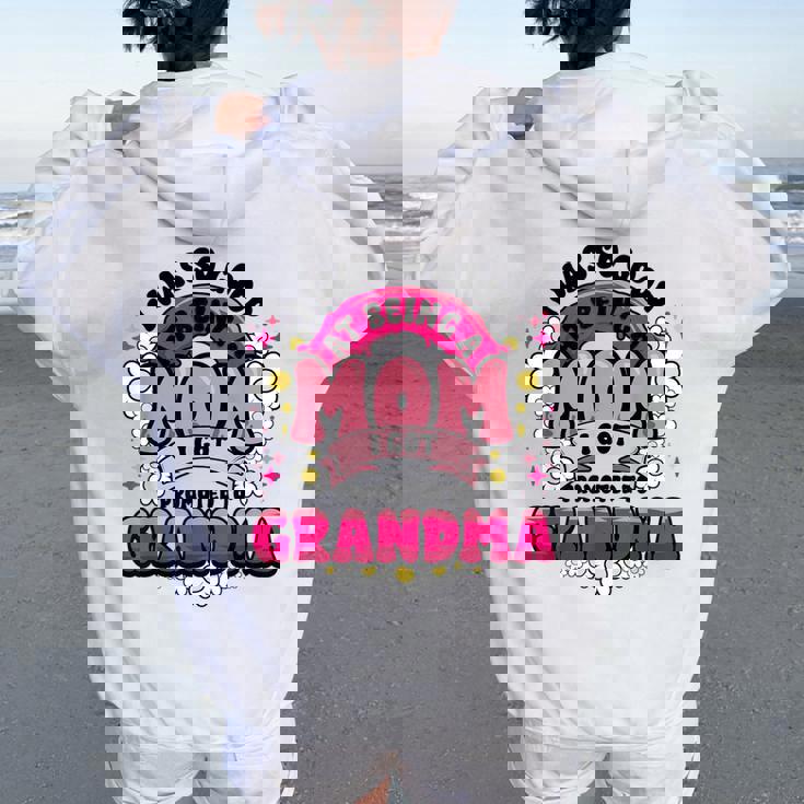 お母さんはおばあちゃんに昇進しました新しいおばあちゃんママ面白い母の日 レディース オーバーサイズ パーカー バックプリント