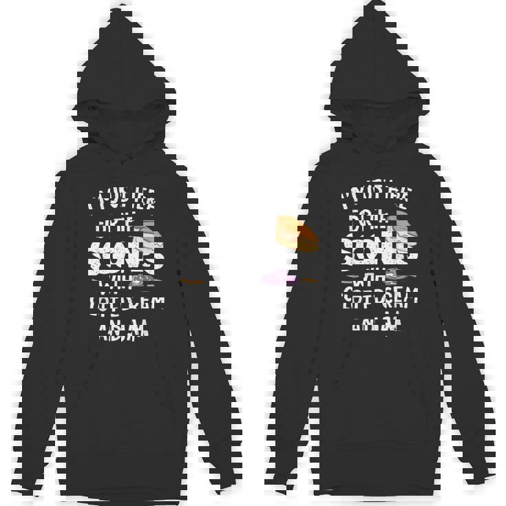 クロテッドクリームとジャムの入ったスコーンを食べに来ただけだよ パーカー