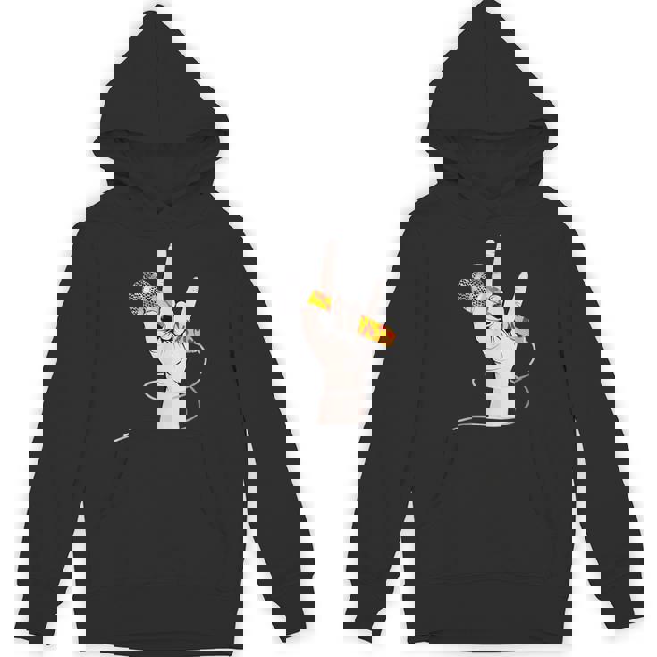 ボーカルマイクを持つロックシンガーの手 パーカー