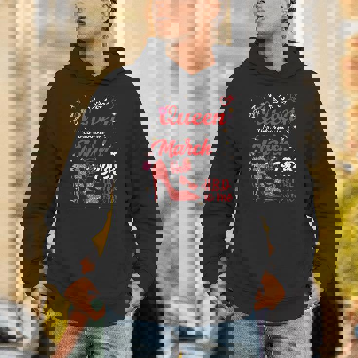 1998年3月 誕生日 この女王は1998年3月に生まれました 長袖tシャツ パーカー