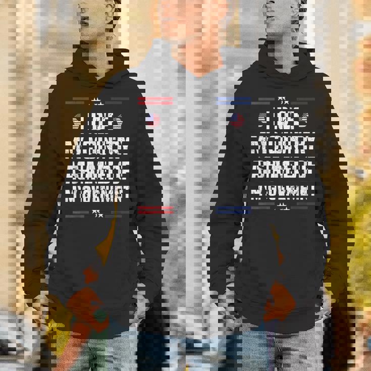 I Love My Country Ashamed Of My Government Usa 愛国的 パーカー