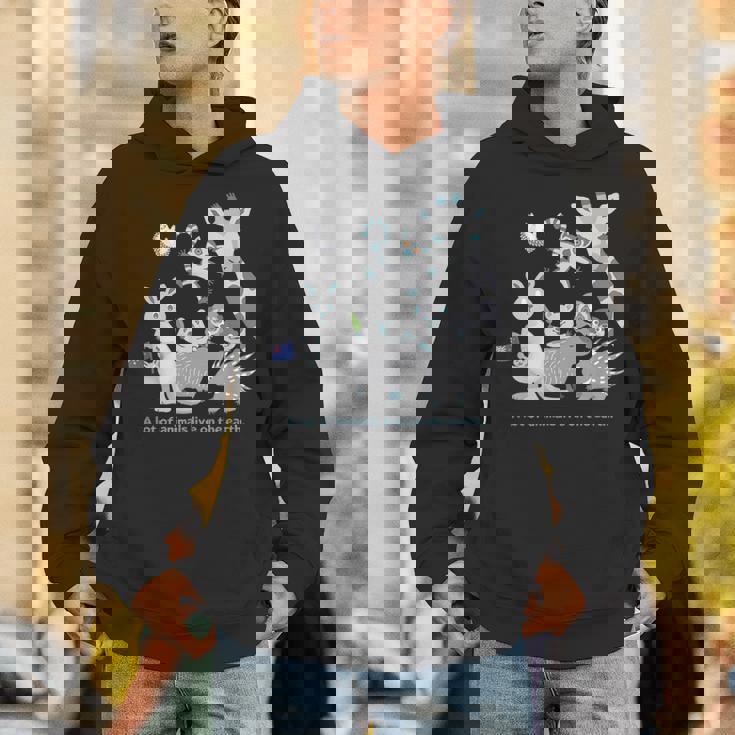 みんなの地球 アニマル キリン カンガルー カピバラ クアッカワラビー ワオキツネザル ハリネズミ メンズ レディース パーカー