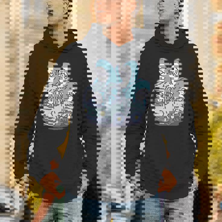 サメがたくさんトラックに 長袖tシャツ パーカー