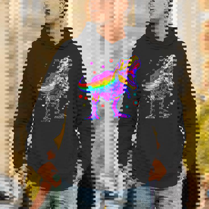 ティラノサウルス レックス 虹色 恐竜 恋人 デザイン パーカー