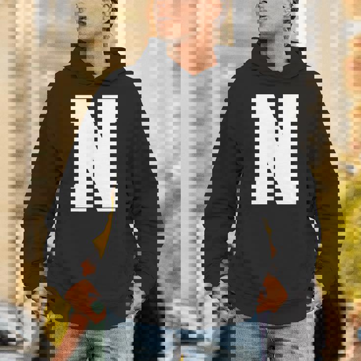 大文字nアルファベットモノグラムイニシャル パーカー