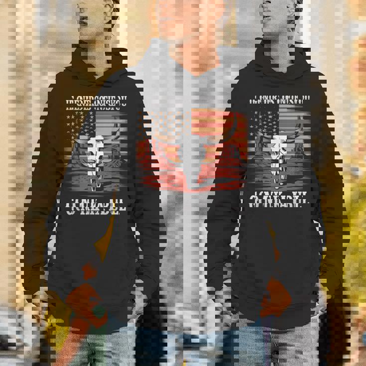 性別が混乱したら牛の乳を搾りに行け、アメリカ人 パーカー