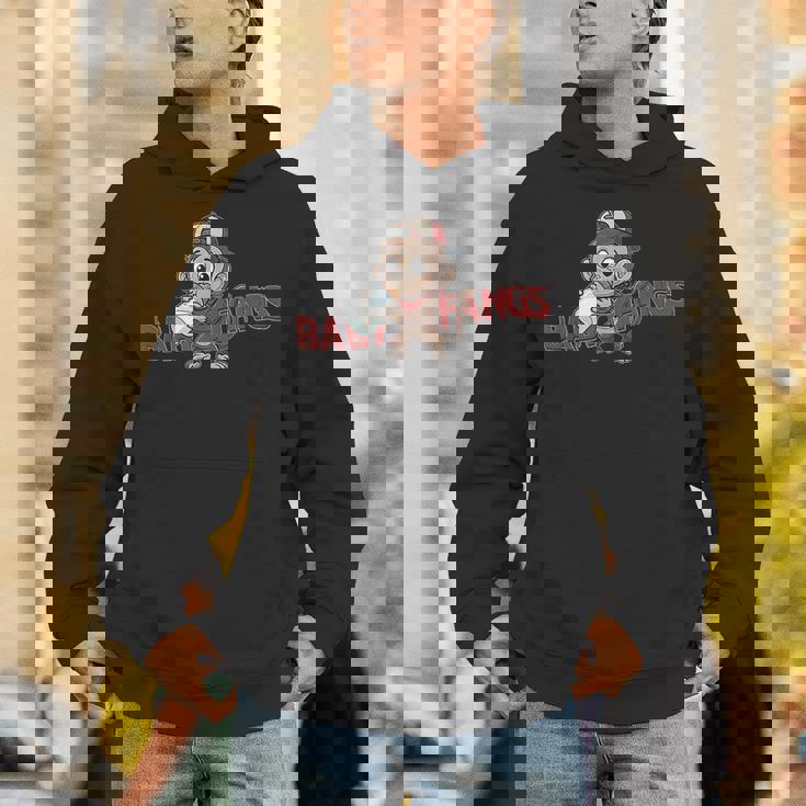 猿 子猿 ミルクを飲む赤ちゃん猿【Baby Fangs】 パーカー