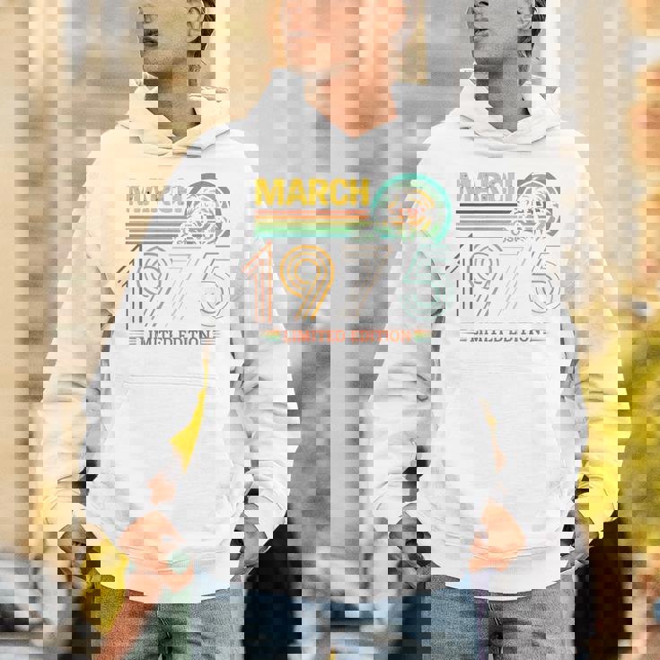 On Back- 1975年3月の誕生日 限定版 ヴィンテージ 51歳 パーカー