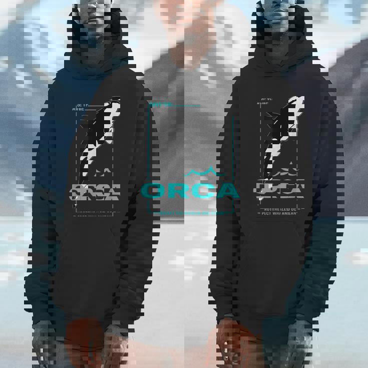 クジラと海を守るシャチ レトロなシャチのデザイン パーカー