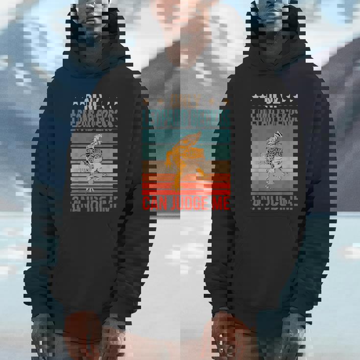 ヒョウモントカゲモドキは私を判断できる トカゲ 爬虫類 ヒョウモントカゲモドキ パーカー