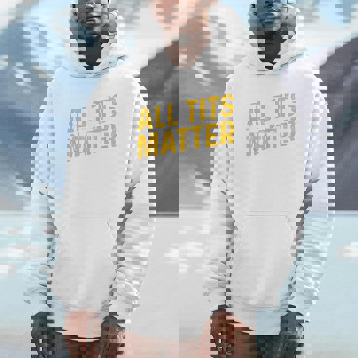 すべてのおっぱいは重要 パーカー