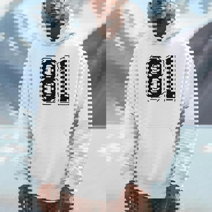 番号 81 パーカー