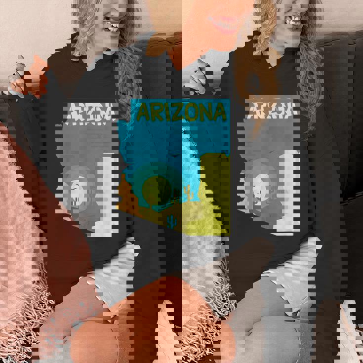 アリゾナ州の地図、モダンな抽象的なアリゾナ砂漠、サボテン パーカー