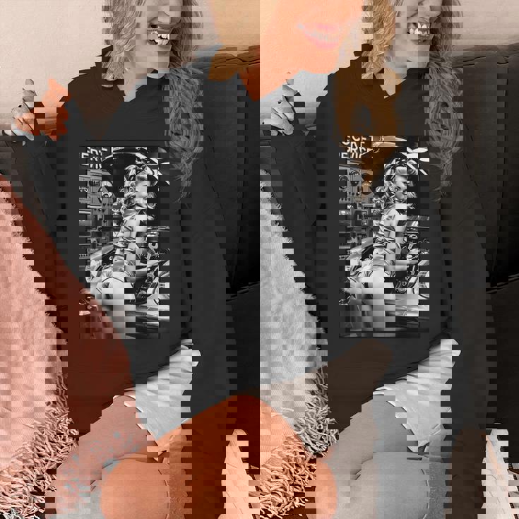 セクシーガールグラフィックtシャツ セクシーブロンドメカニックピンナップガールbw パーカー