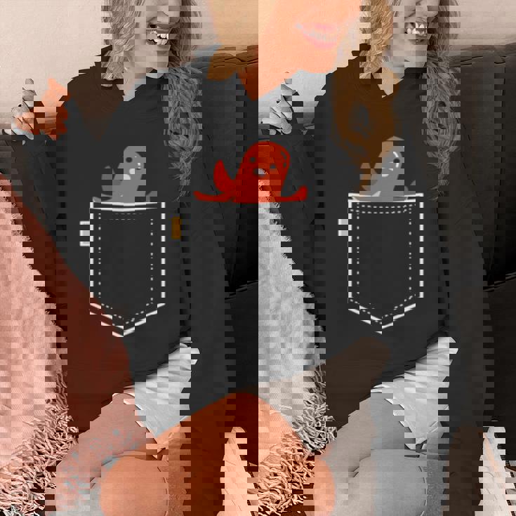 タコ ウインナー タコ 勝者 食べ物 イラスト ポケット デザイン かわいい 面白い 長袖tシャツ パーカー