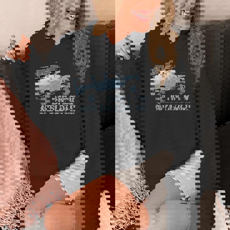 ディフェンダー ルーフテント オフロード 4X4 トラベル 乗り物 ギフト 面白い パーカー