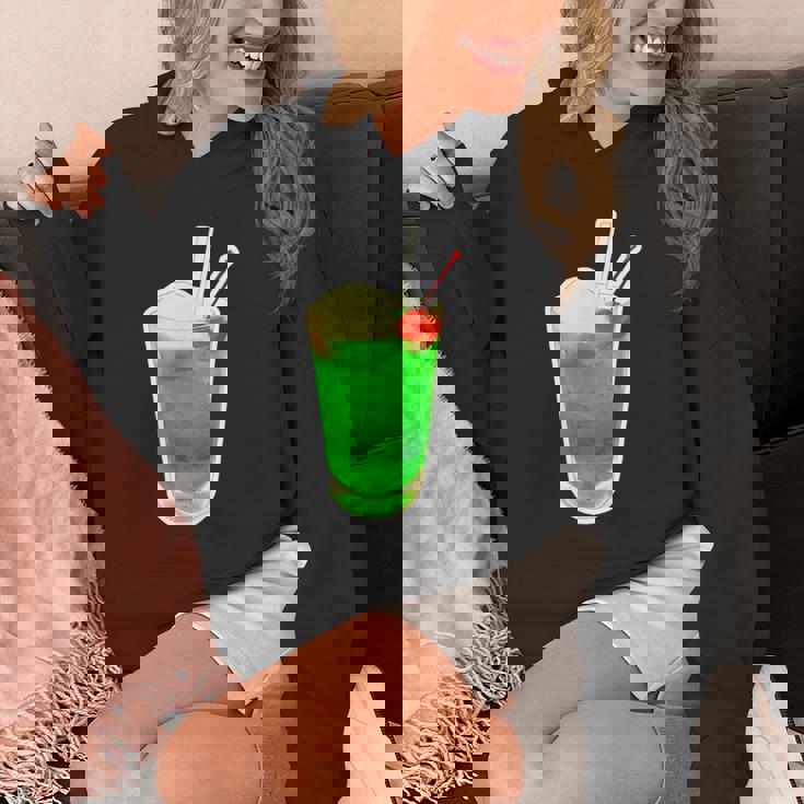 メロンソーダ／クリームソーダ（スイーツ ポップ）夏【サマータイム】昭和レトロ 80S かわいい デザイン パーカー