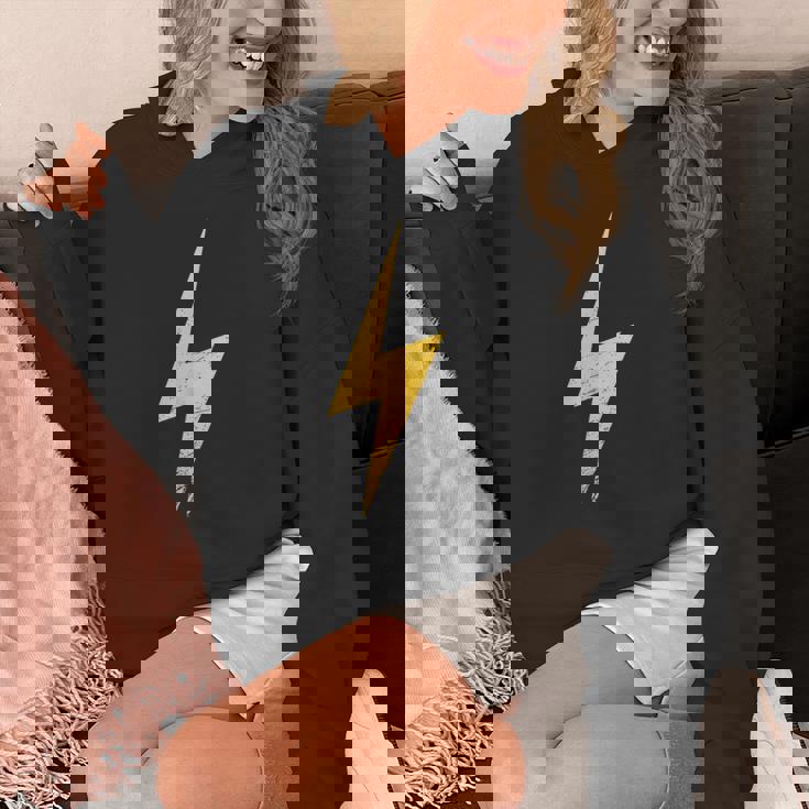 ライトニングボルトグランジを使用したミニマリストデザイン。 パーカー