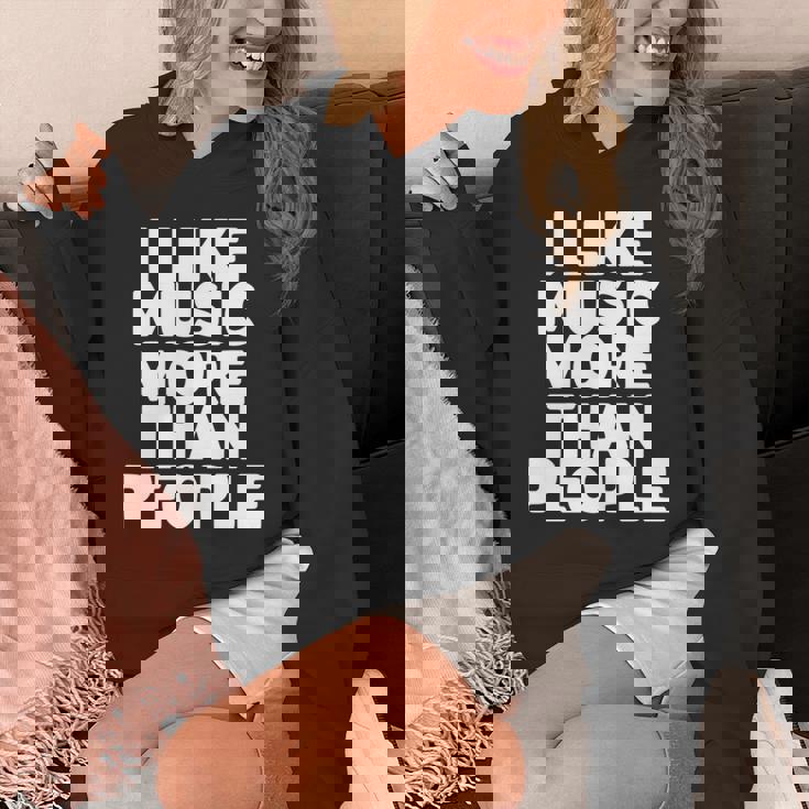 私は人より音楽が好き 長袖tシャツ パーカー