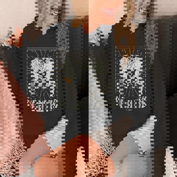 骨折した人工股関節置換手術で回復しました パーカー