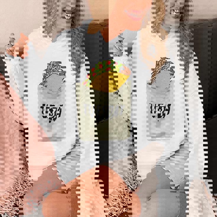 Trendy Taco Tuesday Pocket Food Humour パーカー