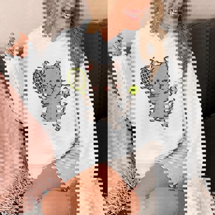 テニスをする猫。かわいいスポーツ猫。 パーカー