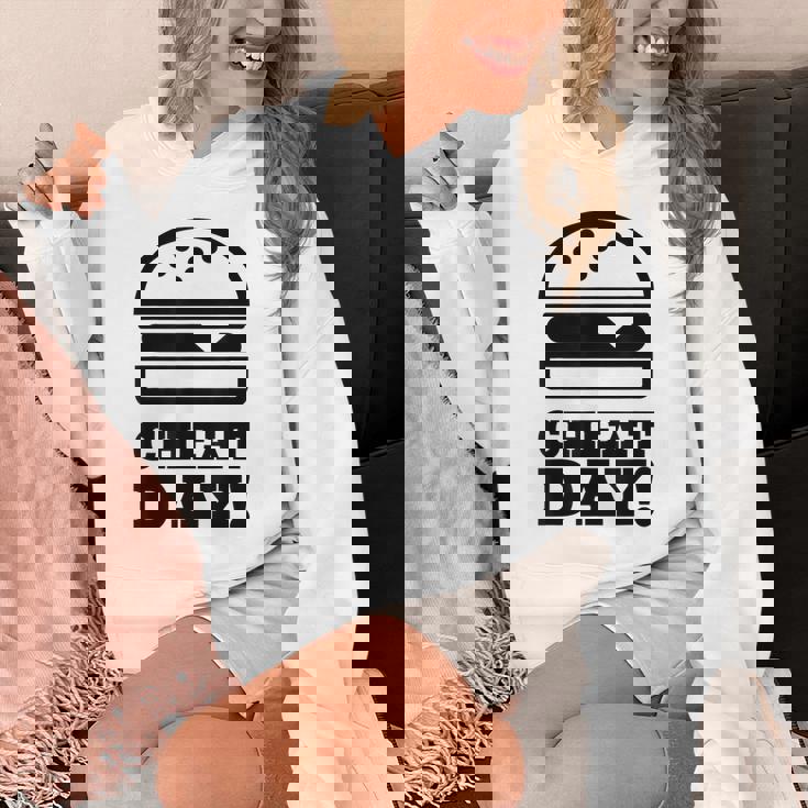 ファニージム チートデー ハンバーガー キャブ フード パーカー