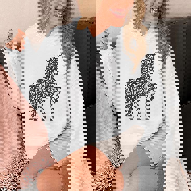 ファンタジーレインボーユニコーンホースファンunicornloverユニコーン パーカー