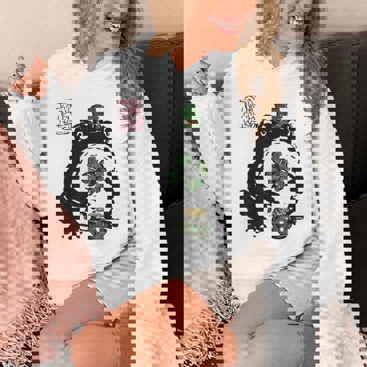 不機嫌そうなカエル 面白い 聖パトリックデー クローバーリーフ アニメ 日本語 パーカー