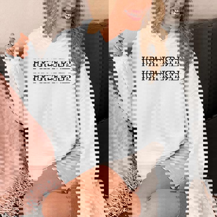 人を傷つける パーカー