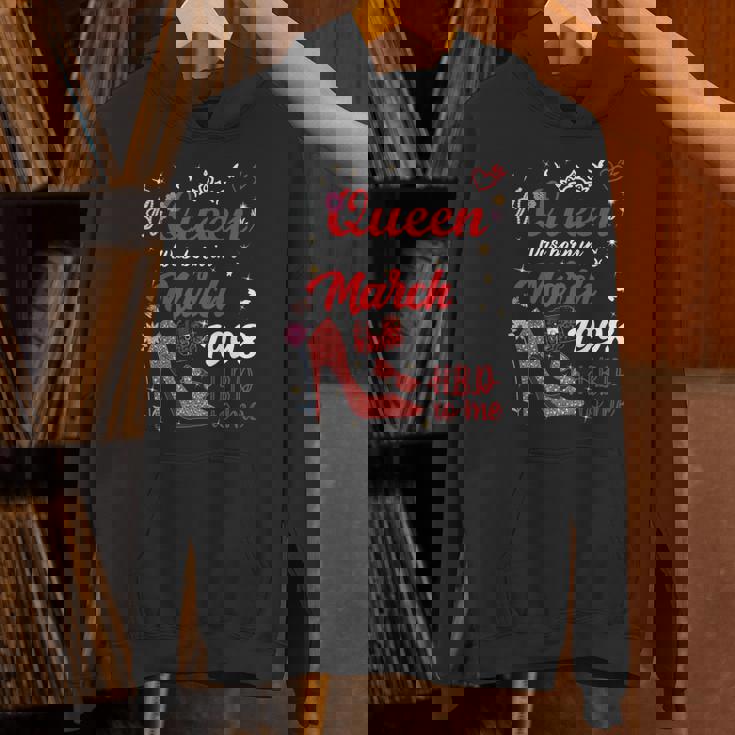 1998年3月 誕生日 この女王は1998年3月に生まれました 長袖tシャツ パーカー