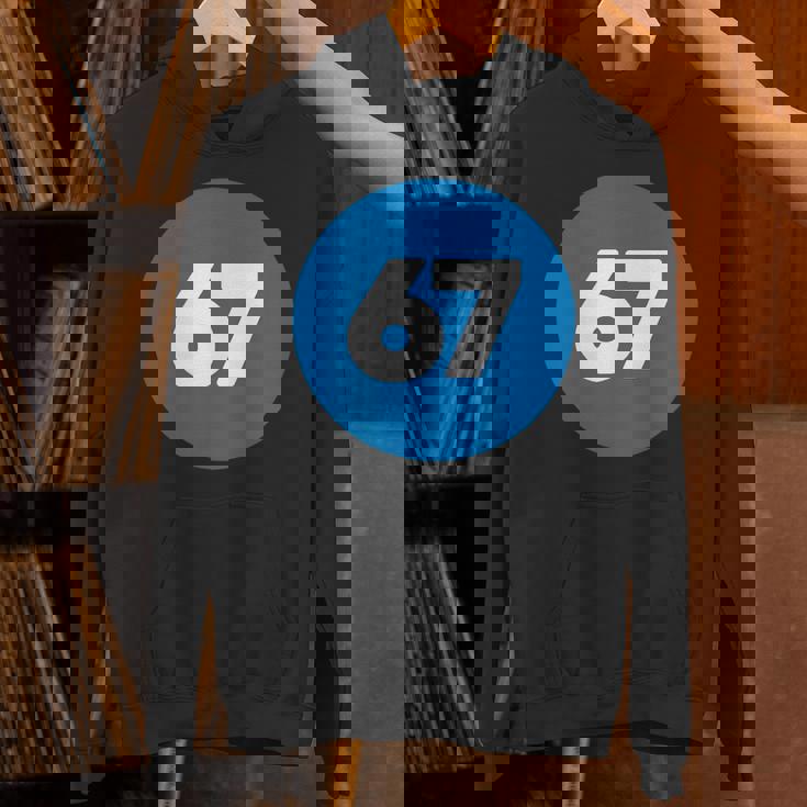 67 歳の誕生日番号 67 バルーン 67 歳の誕生日 パーカー