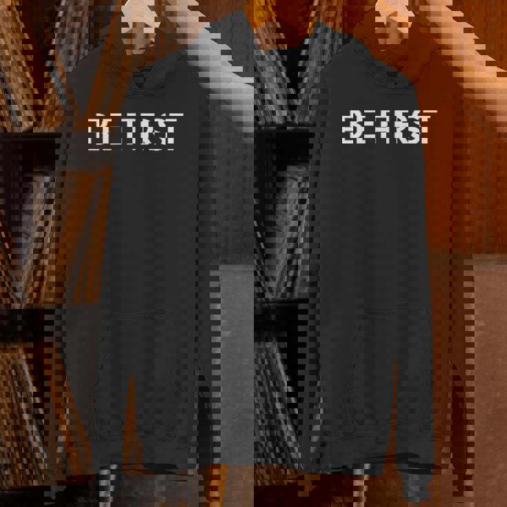 Be First パーカー
