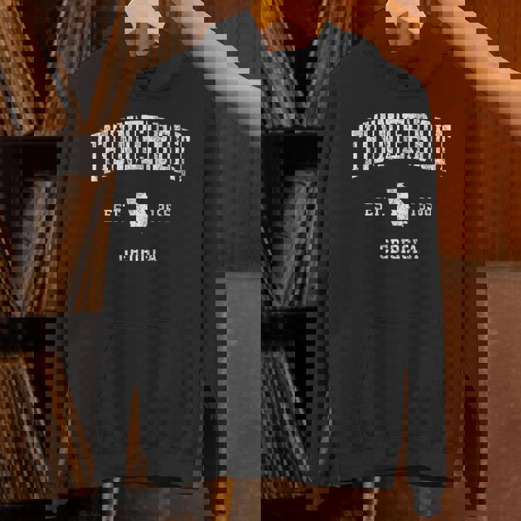 Thunderbolt Georgia Ga ヴィンテージ アスレチック スポーツデザイン パーカー