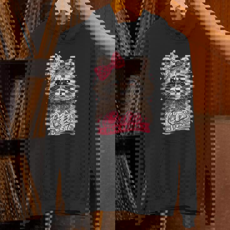 かわいいけど野生的な面白いアライグマの弓ミームかわいい動物のユーモア 長袖tシャツ パーカー