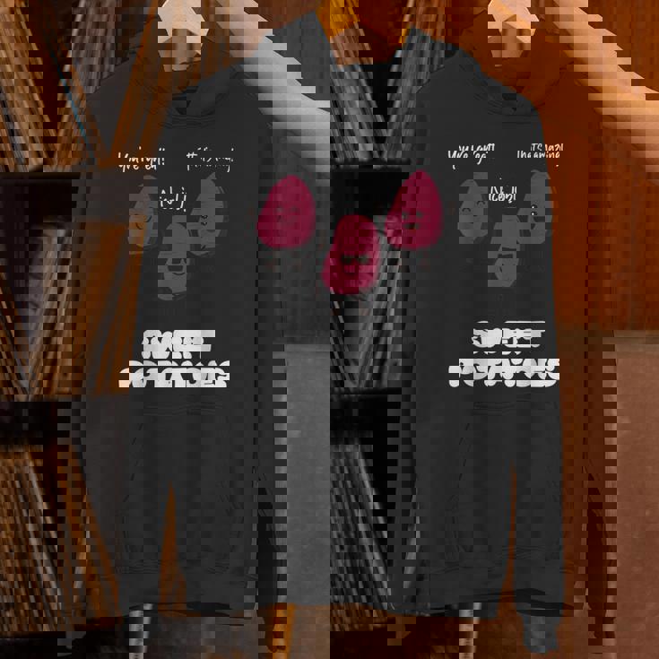 さつまいもを称賛する面白いさつまいもギャング パーカー